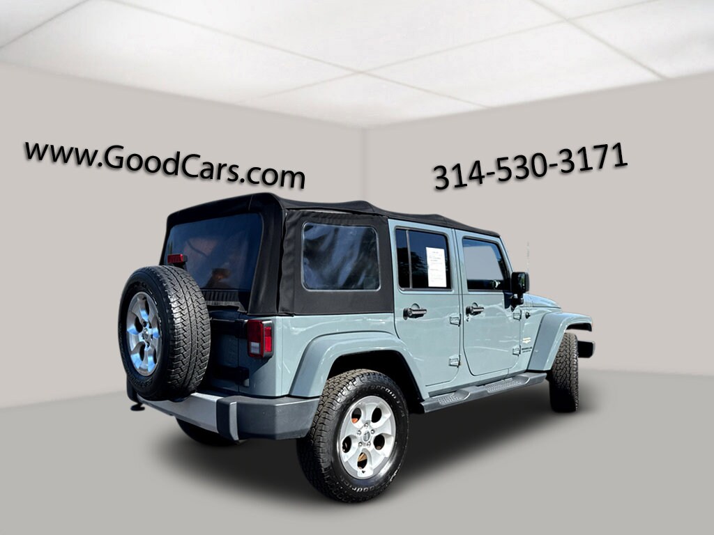 2015 Jeep Wrangler Unlimited Sahara photo 2