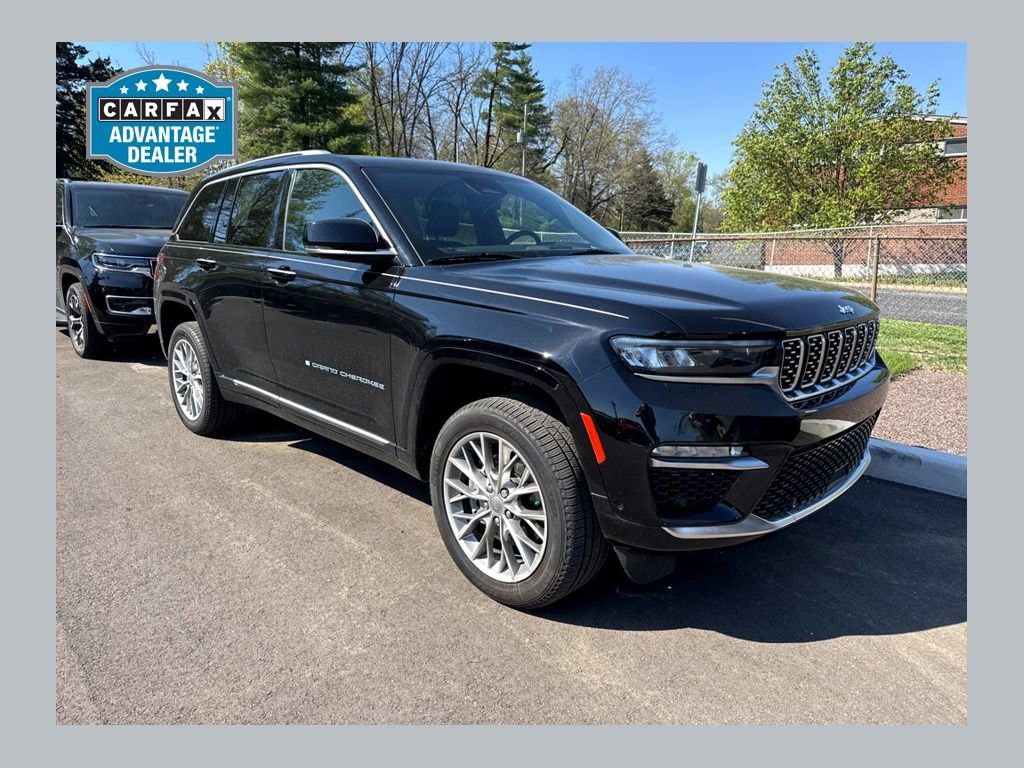 Diamond Black Crystal Pearlcoat 2023 Jeep Grand Cherokee 4xe Summit 4WD SUV / Crossover Four-Wheel Drive Automatic