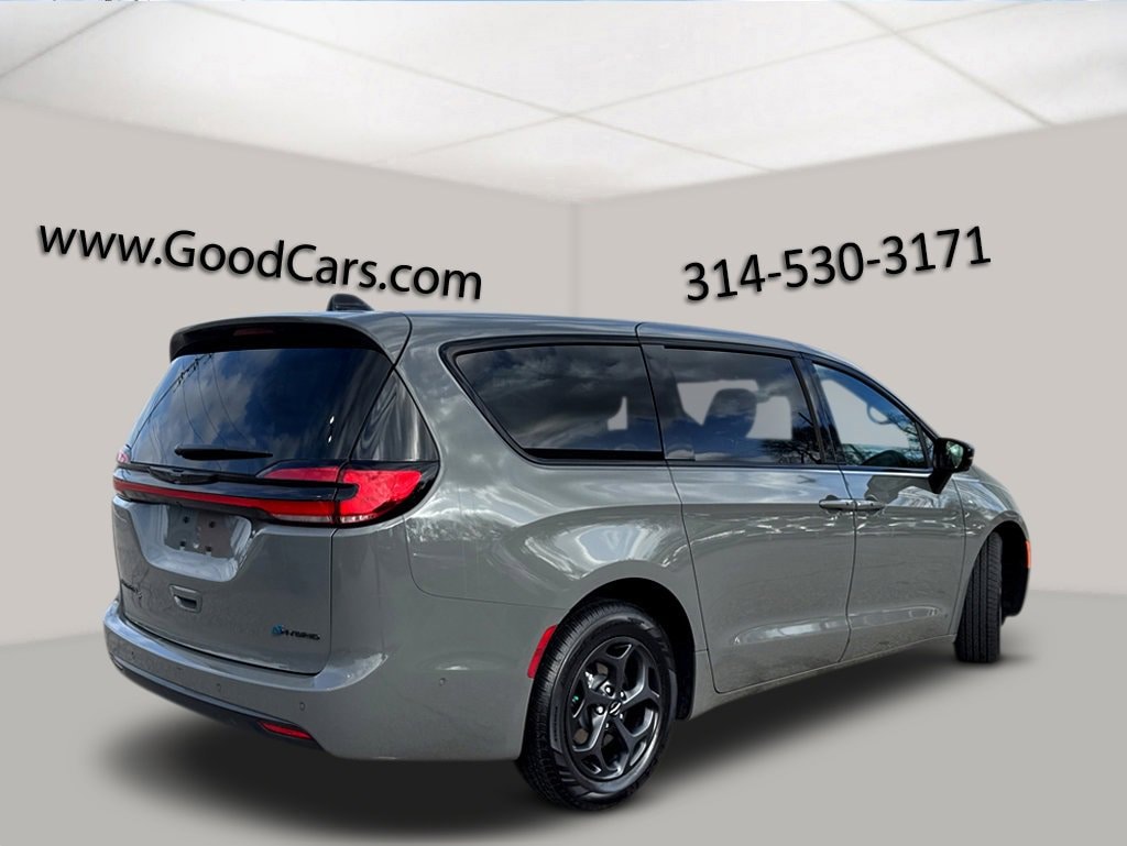 Certified 2023 Chrysler Pacifica Hybrid Limited Van