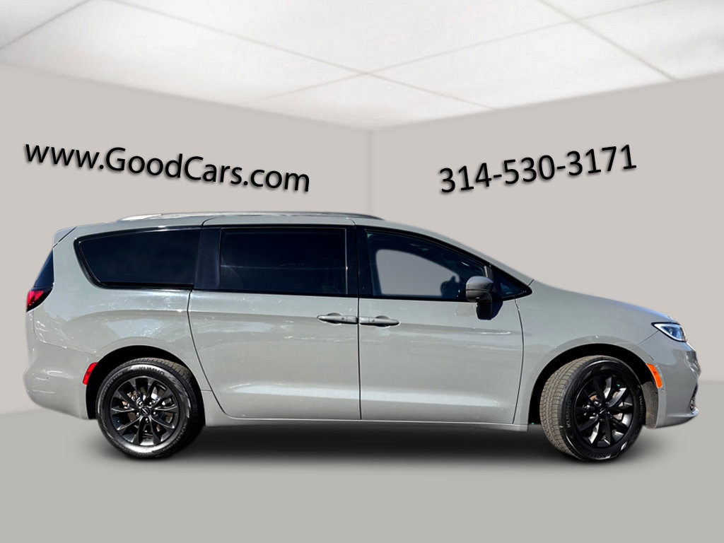 Used 2021 Chrysler Pacifica Limited Van
