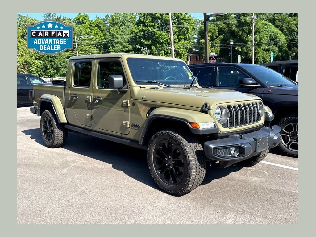 2025 Jeep Gladiator Nighthawk Auto's photo