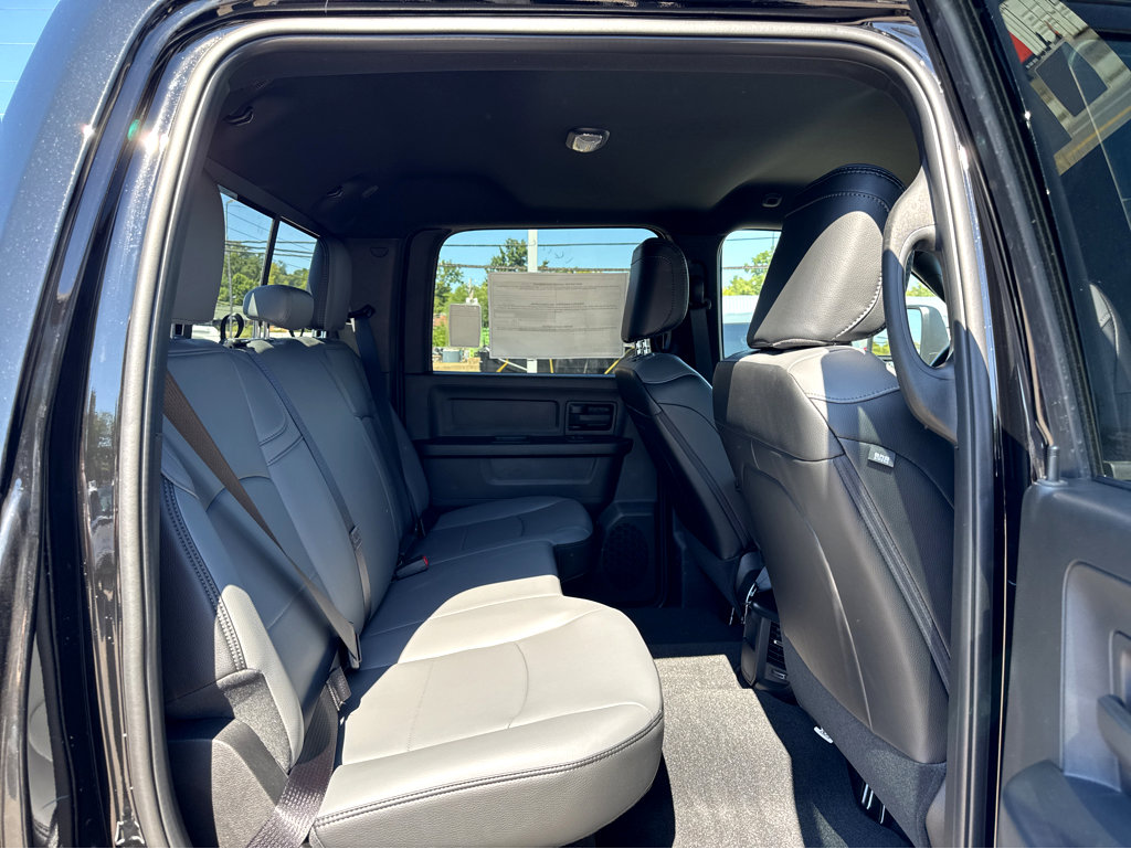2026 RAM 3500 Tradesman - Photo 9
