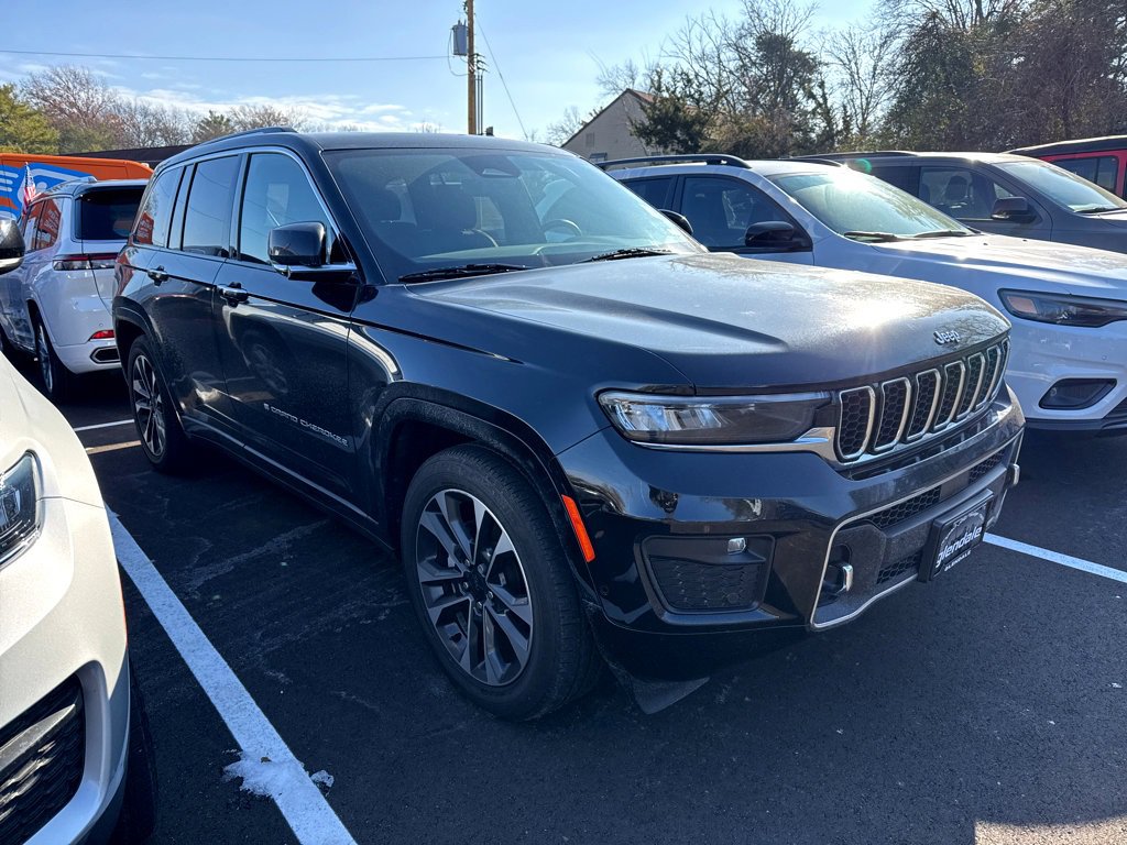 2023 Jeep Grand Cherokee Overland's photo