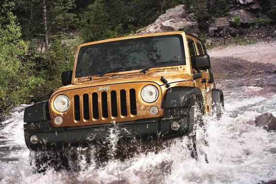 Jeep Wrangler vs Toyota Tacoma Glendale MO | Glendale CDJR Jeep Wrangler vs Toyota Tacoma Glendale MO | Glendale CDJR