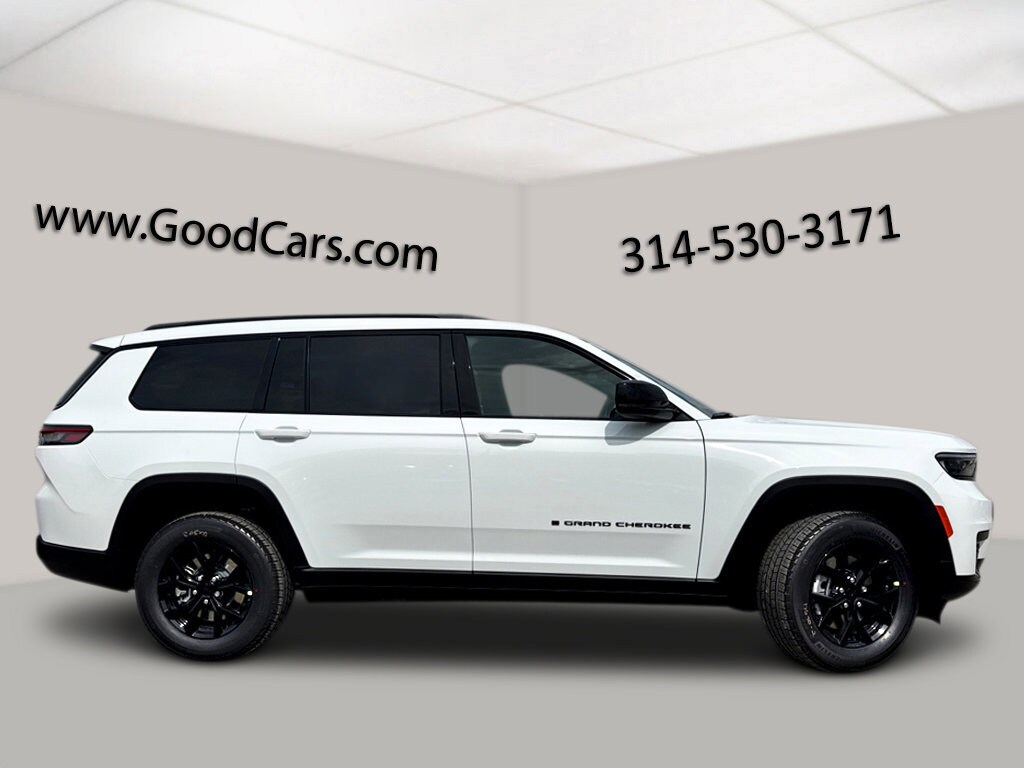 2025 Jeep Grand Cherokee Altitude photo 3