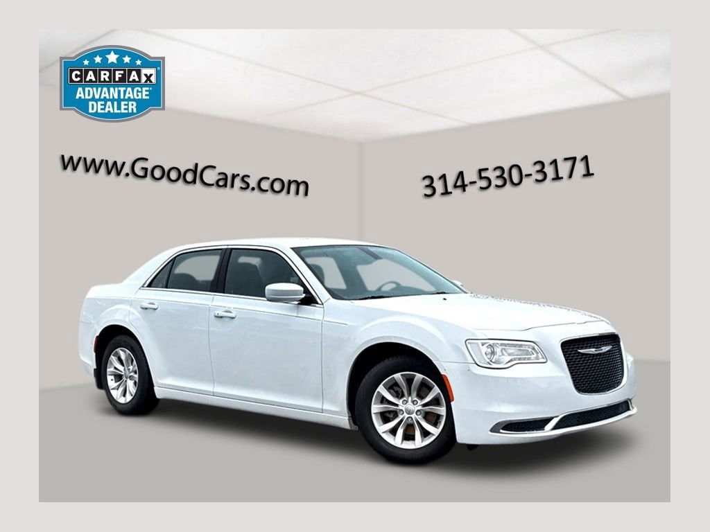 2023 Chrysler 300 Touring's photo