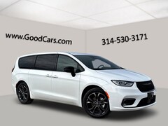 2026 Chrysler Pacifica SELECT Passenger Van