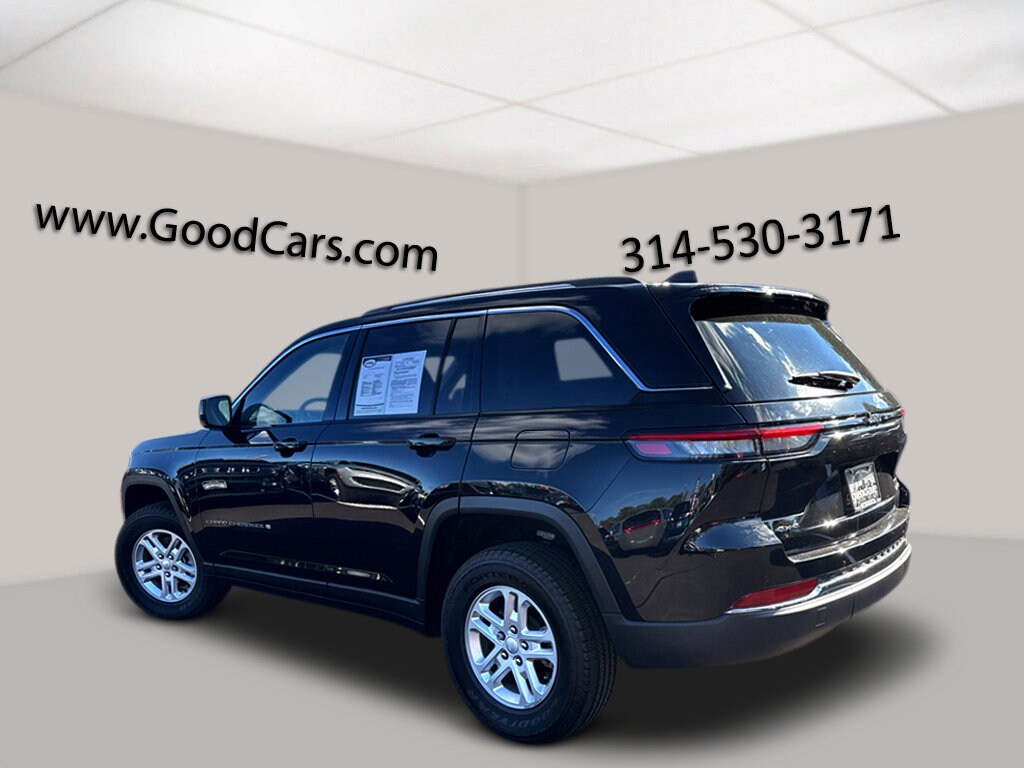 2023 Jeep Grand Cherokee Laredo photo 2