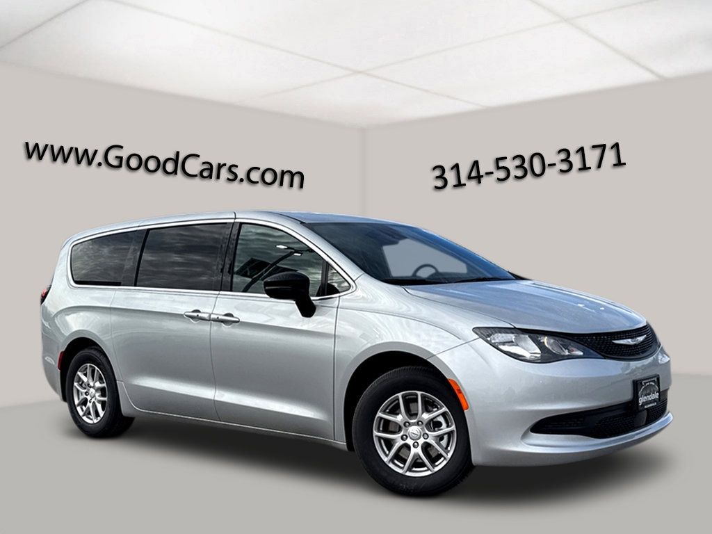 2026 Chrysler Voyager LX's photo