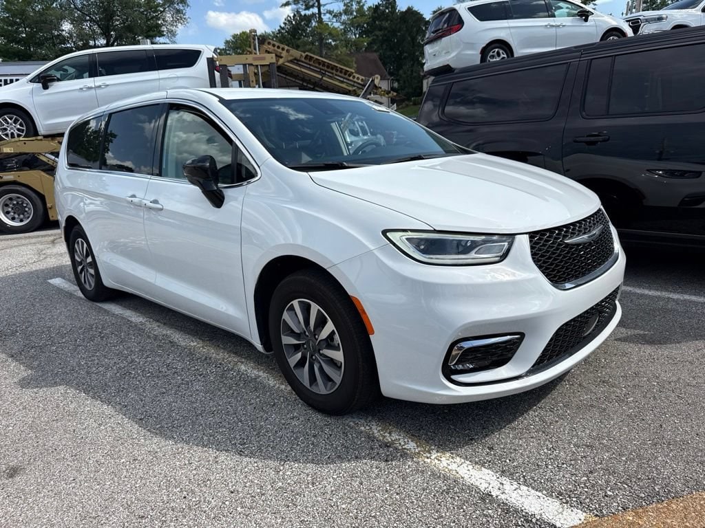 Used 2024 Chrysler Pacifica Hybrid Select Van