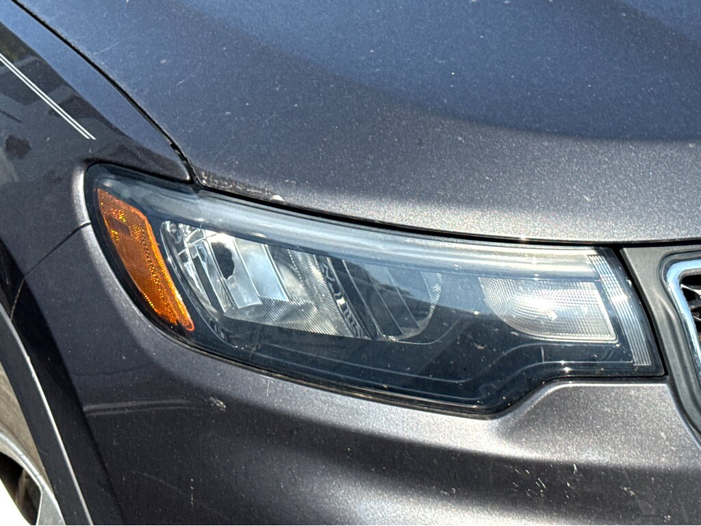 2023 Jeep Compass Latitude photo 3