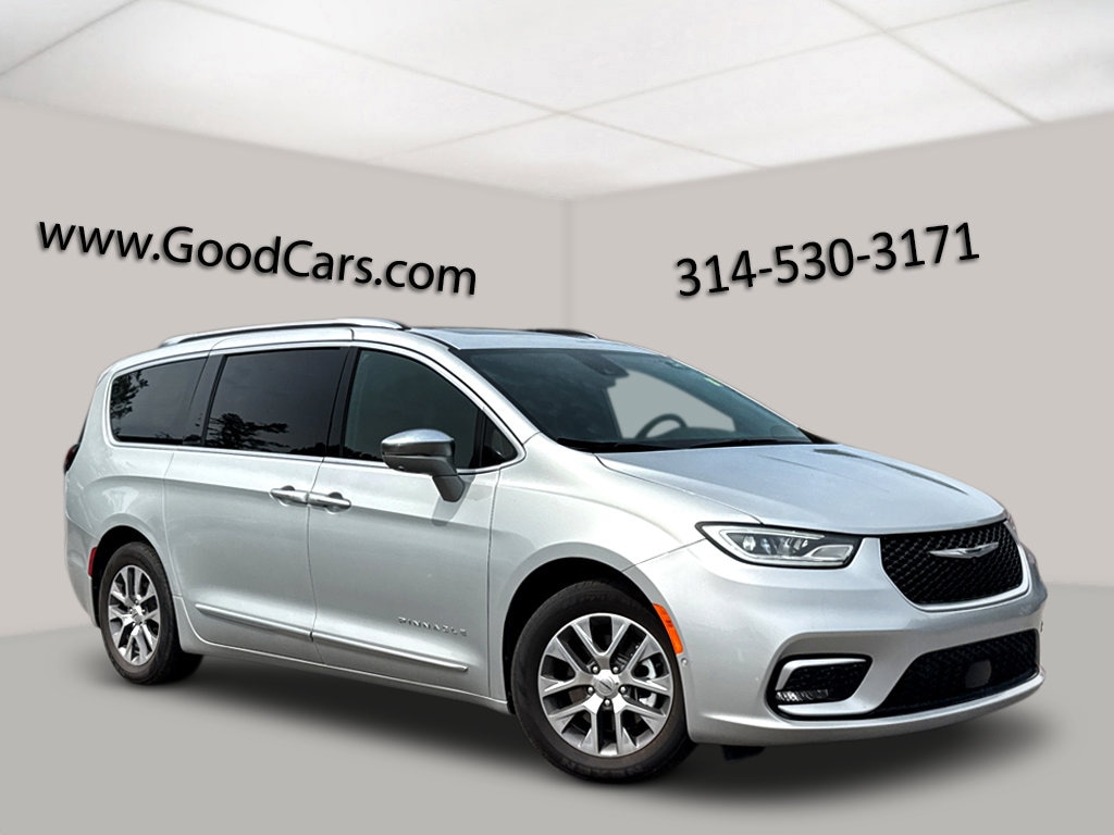 Used 2024 Chrysler Pacifica Hybrid Pinnacle Van