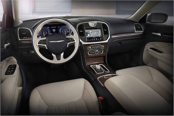 2016 Chrysler 300 Interior