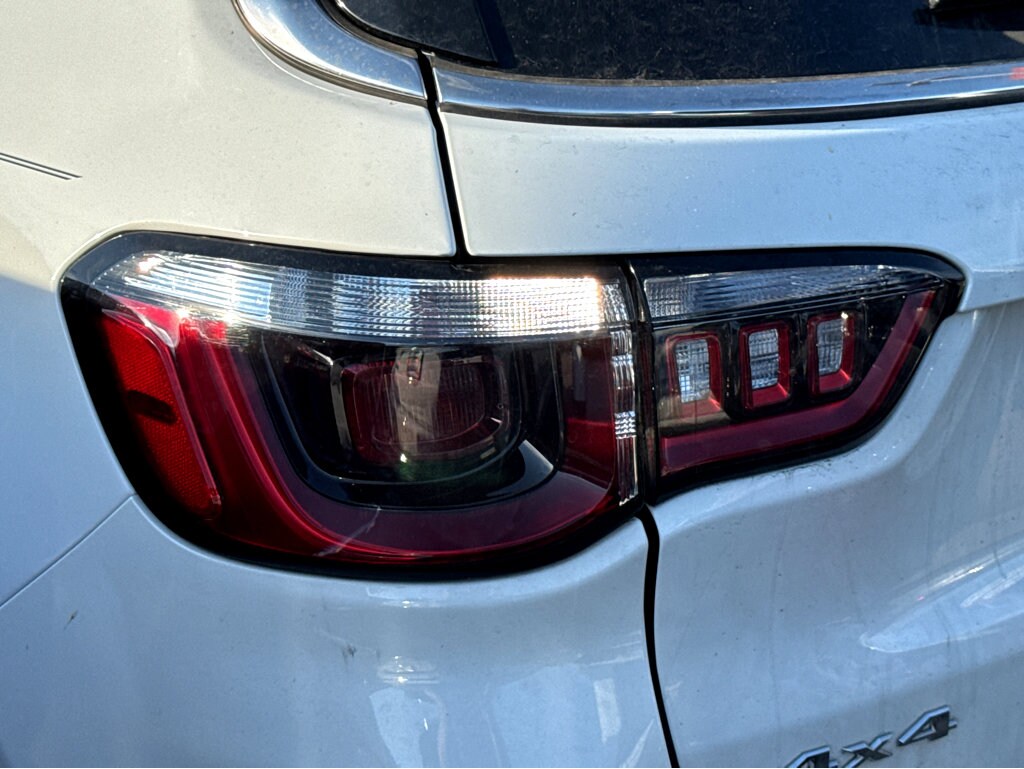 2023 Jeep Compass Latitude photo 4