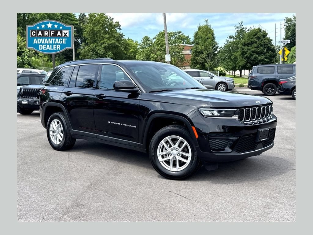 Diamond Black Crystal Pearlcoat 2025 Jeep Grand Cherokee Laredo X 4WD SUV / Crossover Four-Wheel Drive Automatic
