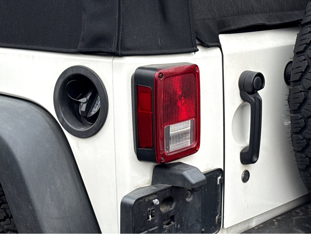 2009 Jeep Wrangler Unlimited X photo 4