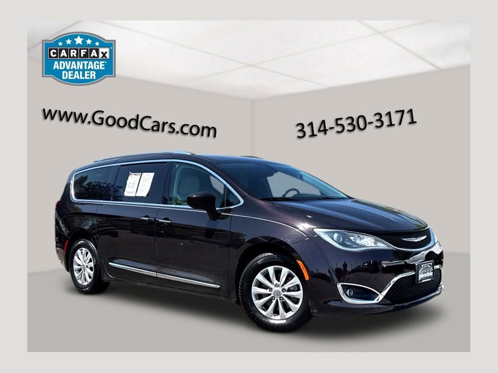 2018 Chrysler Pacifica Touring L Plus's photo