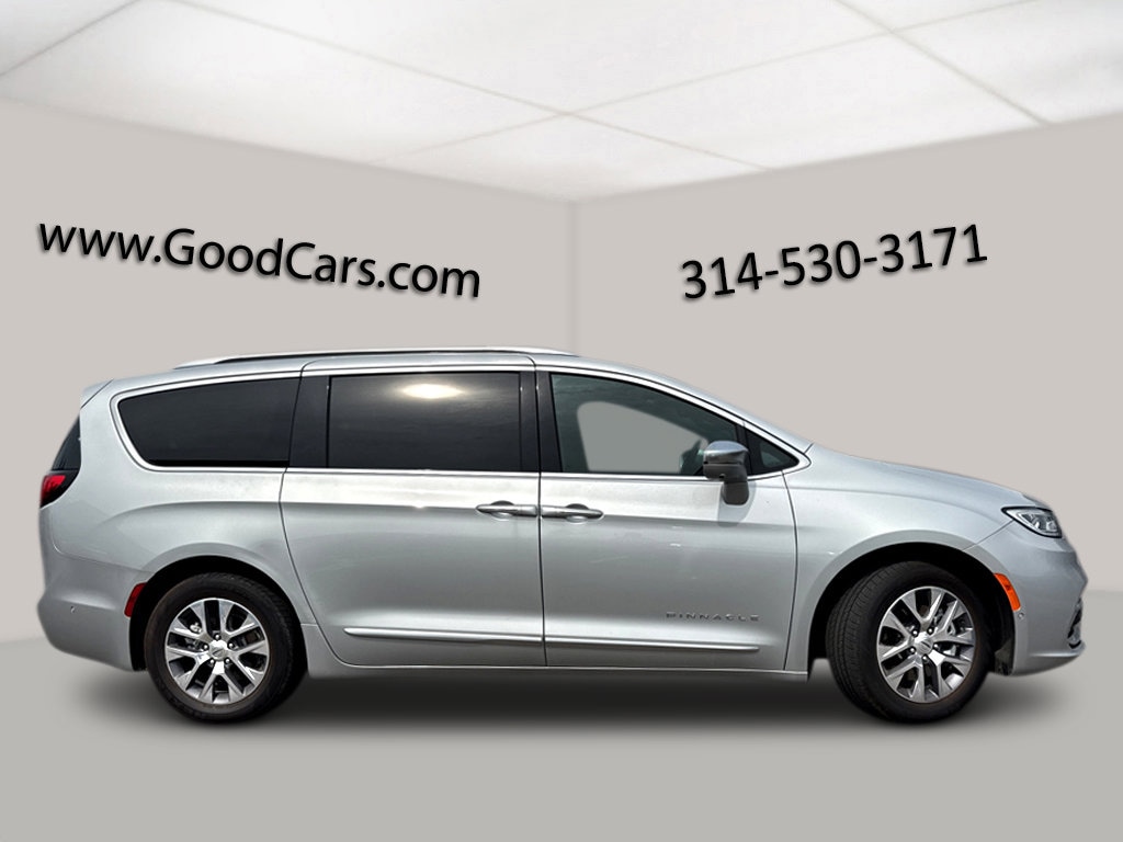 Used 2024 Chrysler Pacifica Hybrid Pinnacle Van
