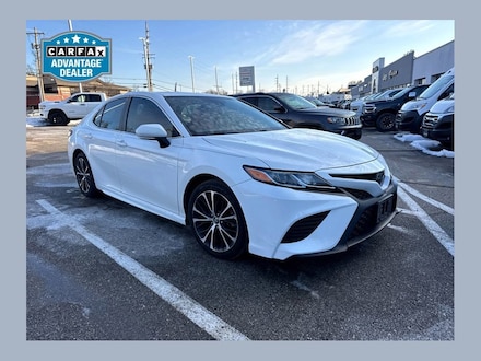 2018 Toyota Camry SE Sedan