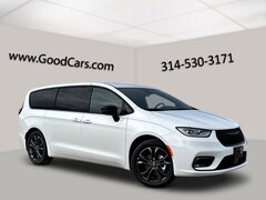 2026 Chrysler Pacifica SELECT Passenger Van