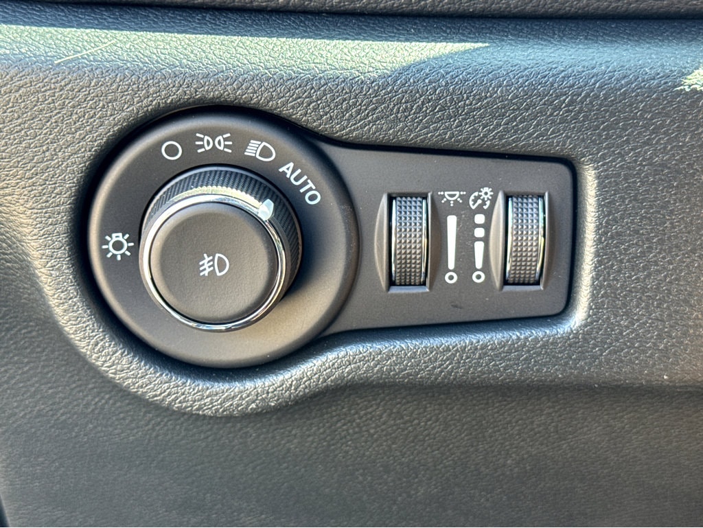 2026 Chrysler Pacifica Limited - Photo 17