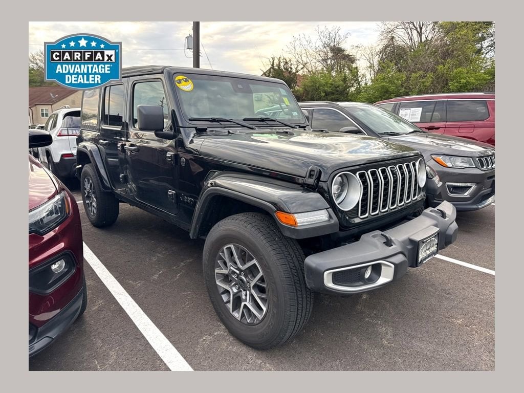 Black Clearcoat 2025 Jeep Wrangler Sahara 4-Door 4WD SUV / Crossover Four-Wheel Drive Automatic