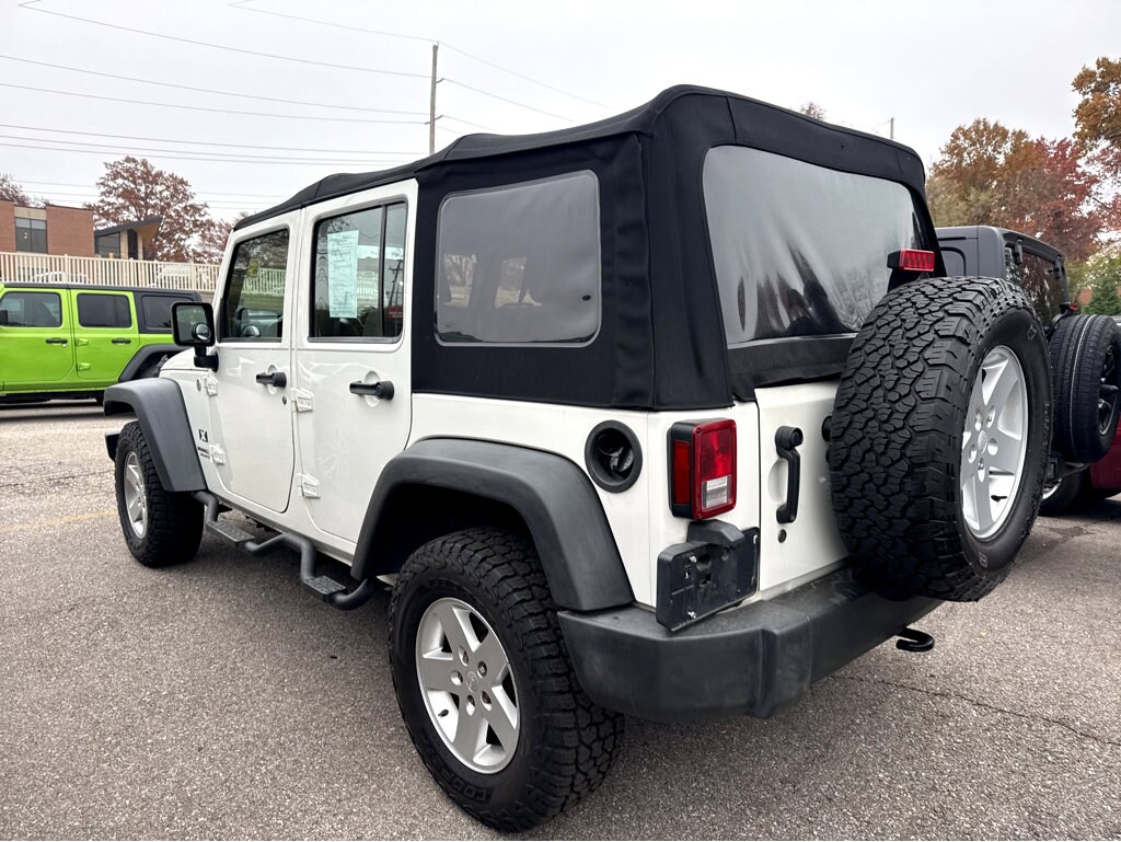 2009 Jeep Wrangler Unlimited X photo 2