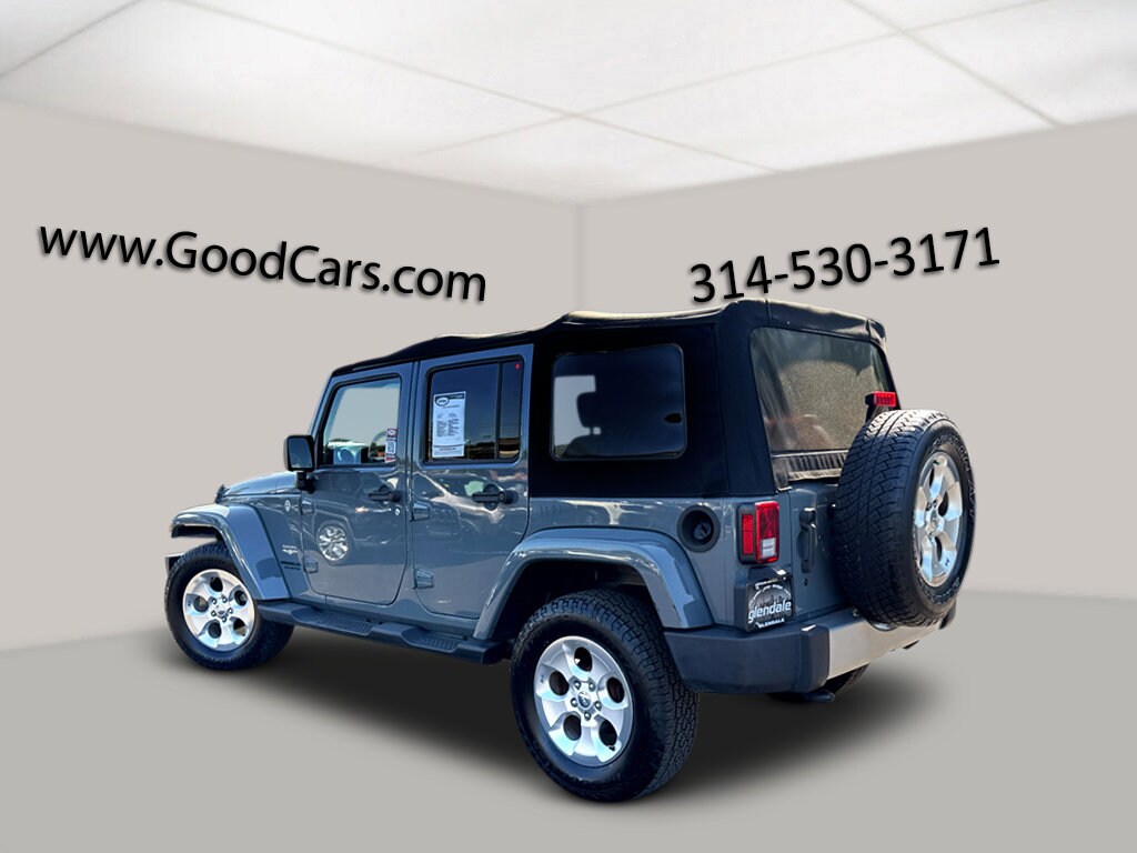2015 Jeep Wrangler Unlimited Sahara photo 4