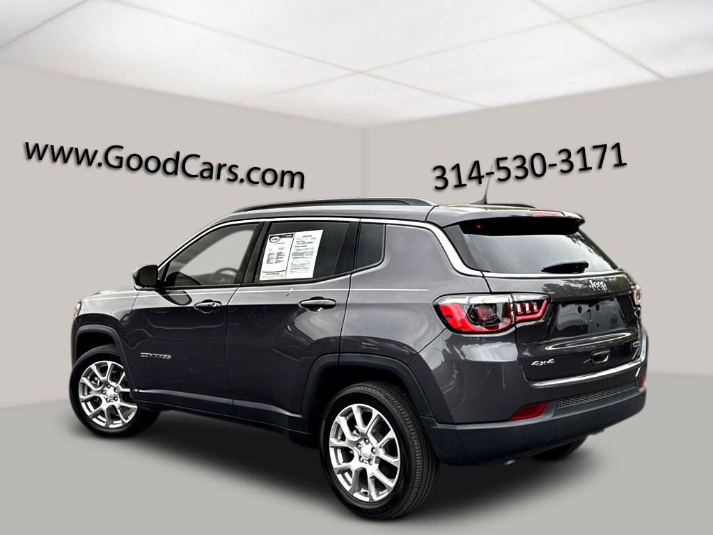 2024 Jeep Compass Latitude Lux photo 2