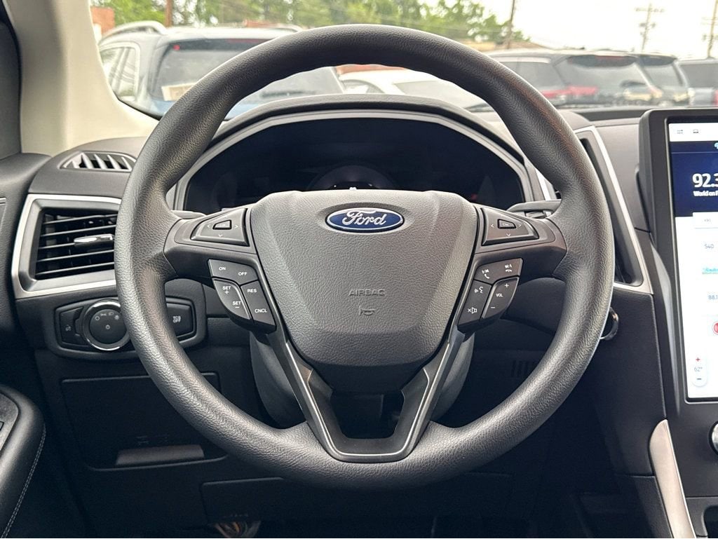 2024 Ford Edge SE - Photo 15