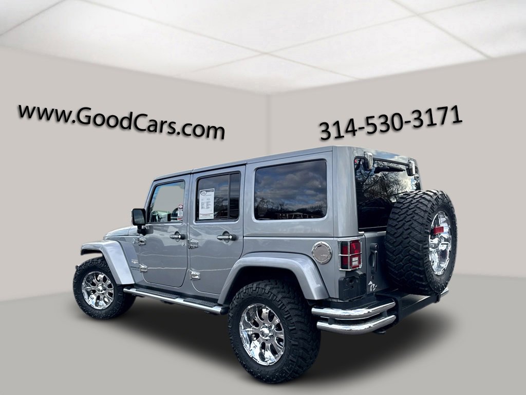 2013 Jeep Wrangler Unlimited Sahara photo 4