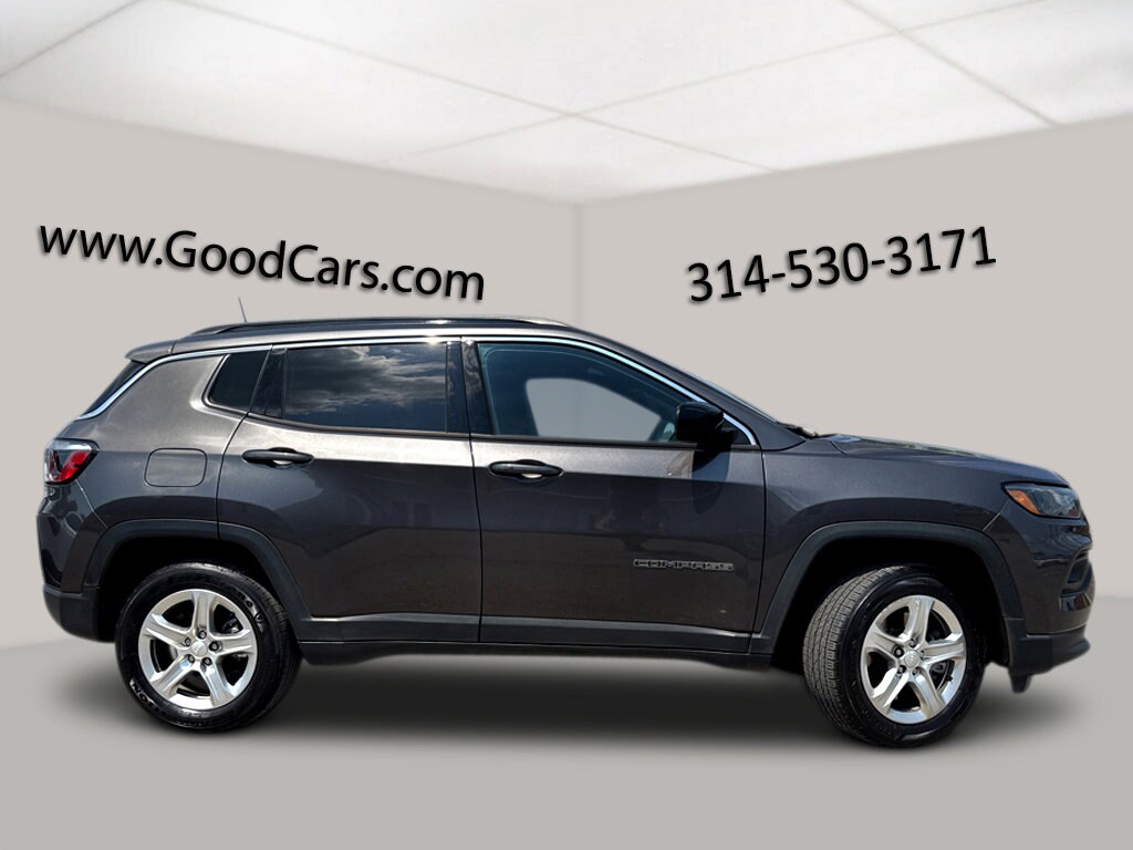 2023 Jeep Compass Latitude photo 3