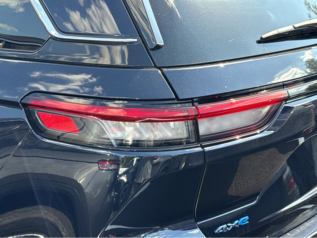 2023 Jeep Cherokee 4xe photo 4