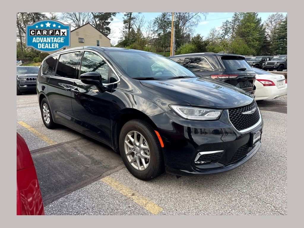 2025 Chrysler Pacifica Select