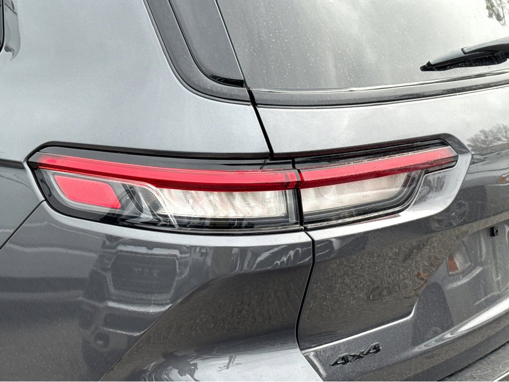 2023 Jeep Grand Cherokee Altitude X photo 3