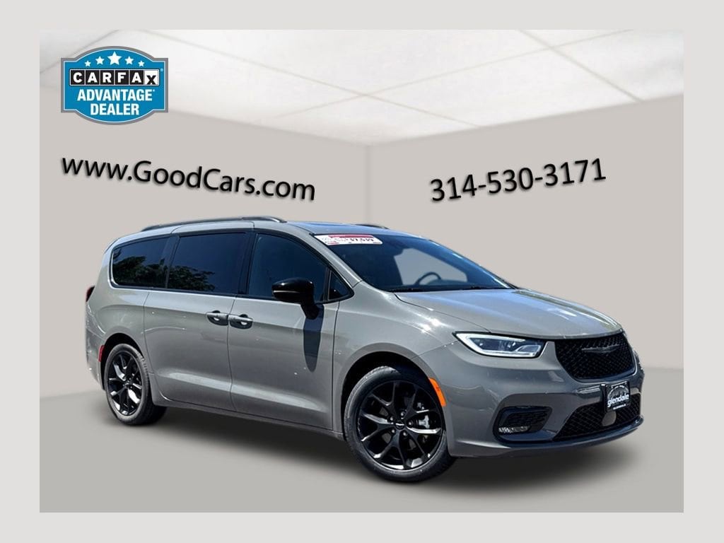2025 Chrysler Pacifica Limited's photo