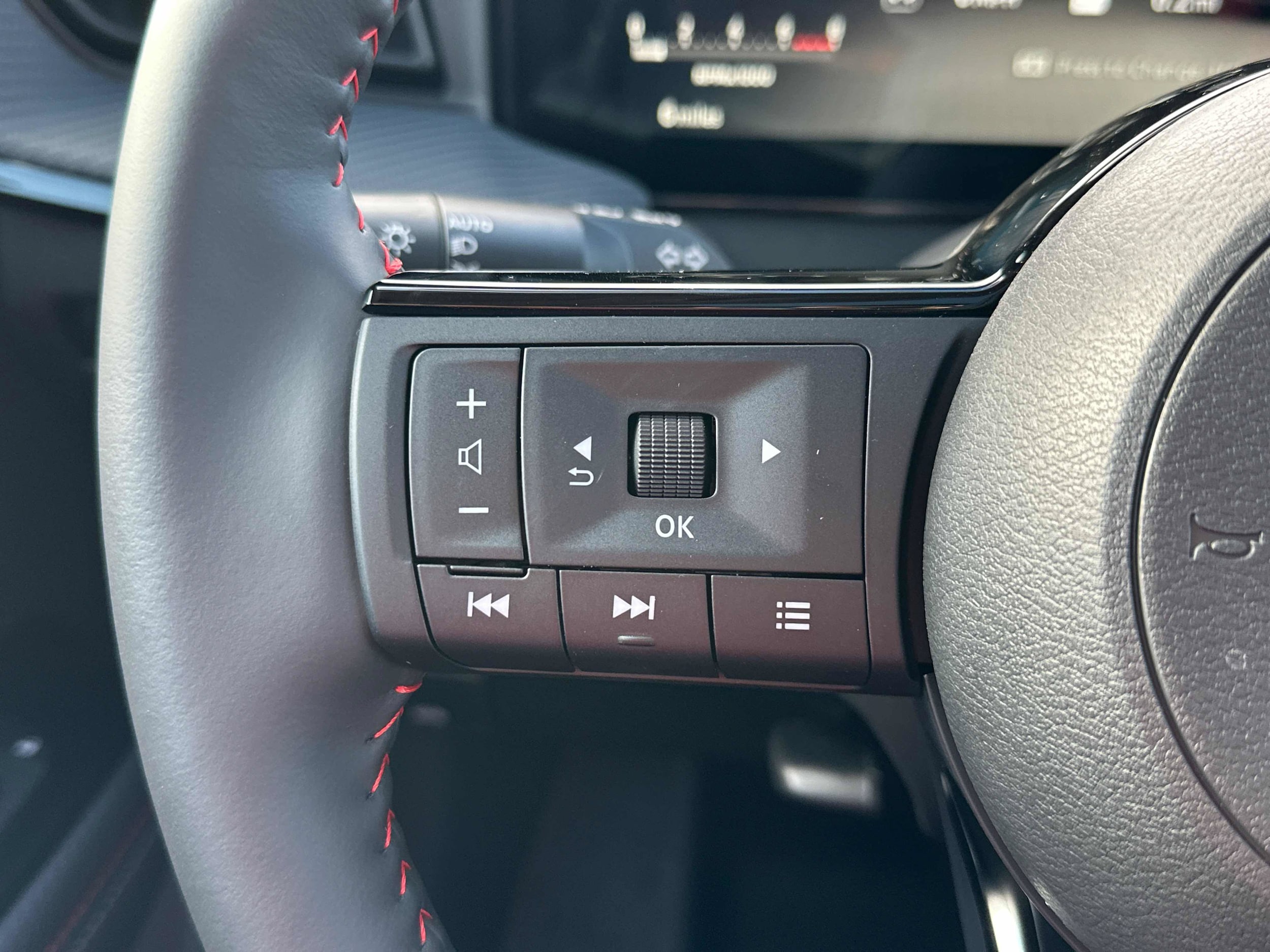 2026 Nissan KICKS SR AWD - Photo 38