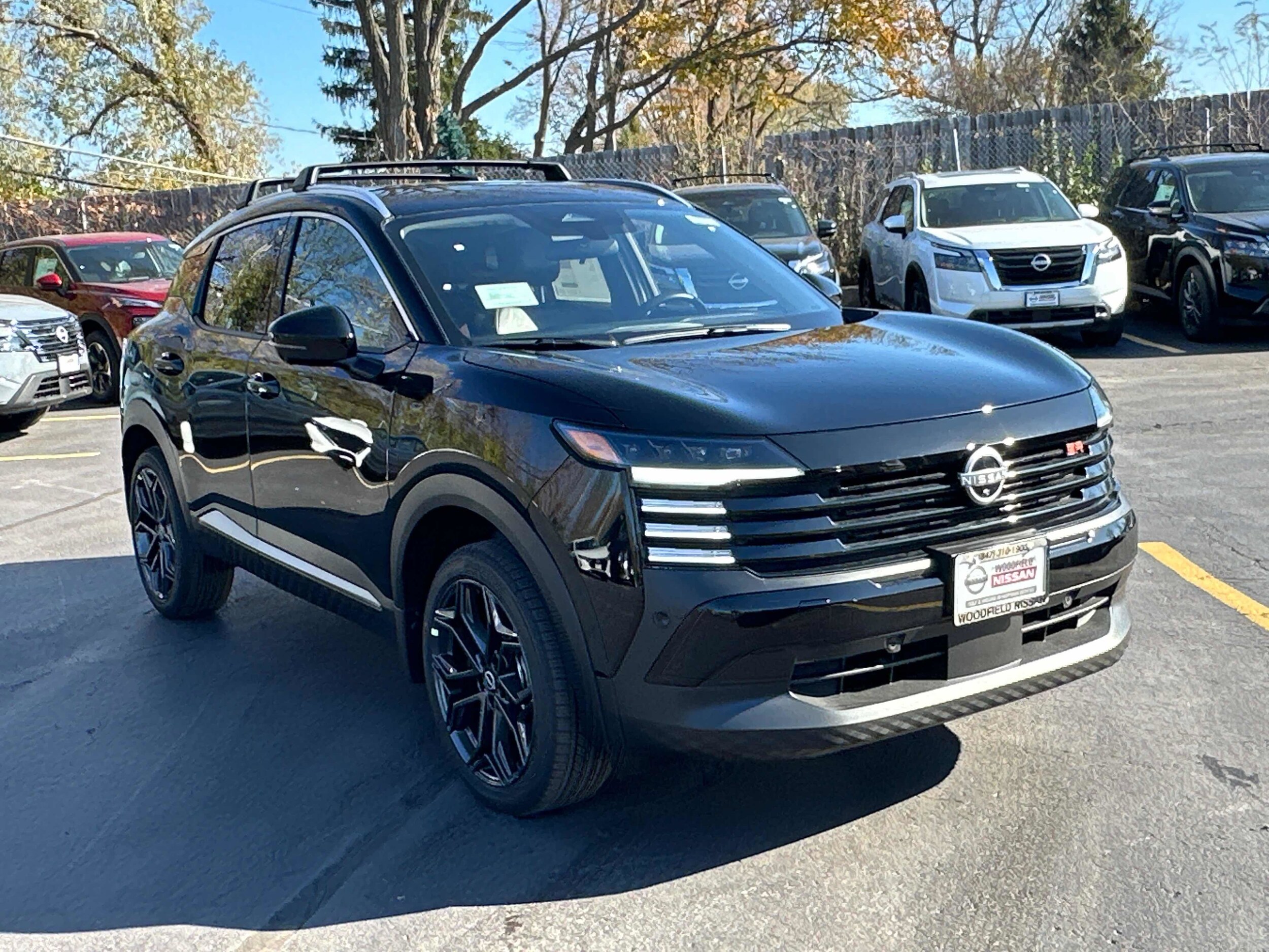 2026 Nissan Kicks SR photo 3