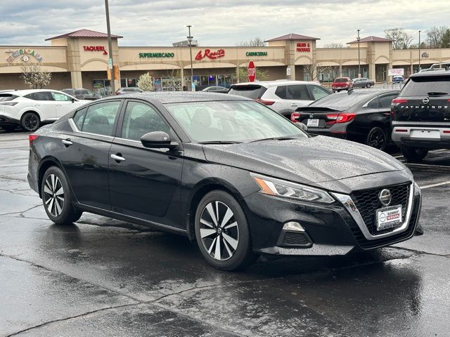 2022 Nissan Altima 2.5 SV photo 2