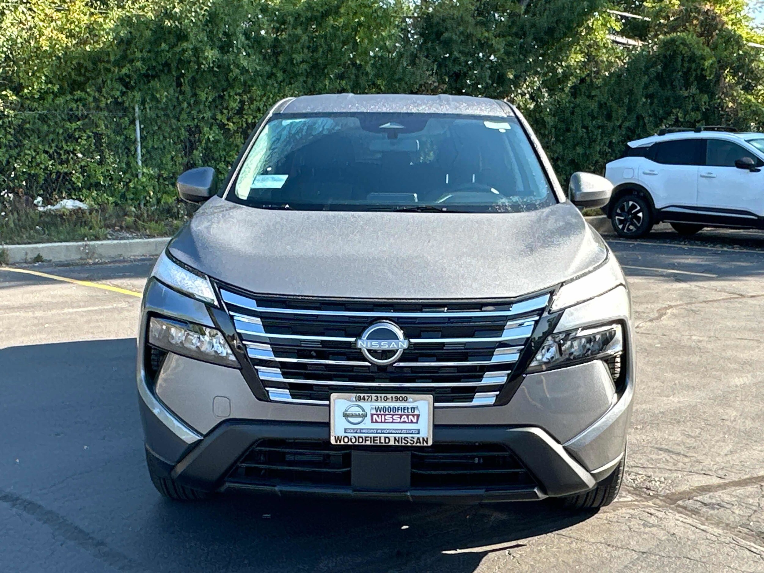 2026 Nissan Rogue SV photo 2