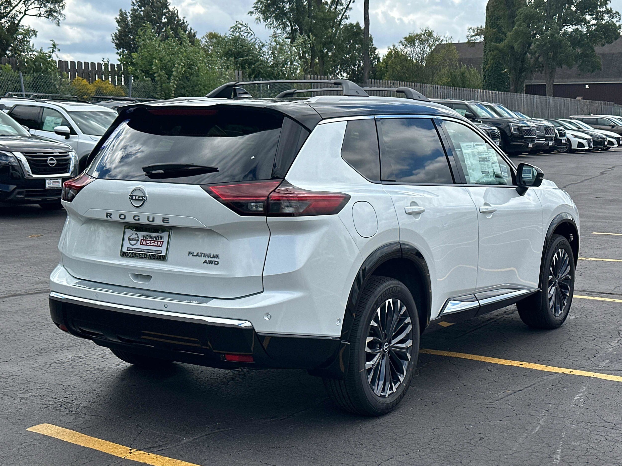 2026 Nissan Rogue Platinum photo 2