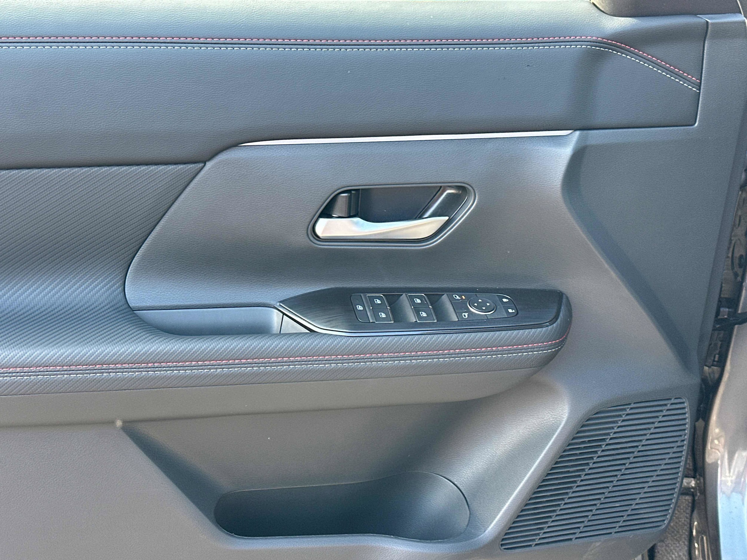 2026 Nissan KICKS SR AWD - Photo 11