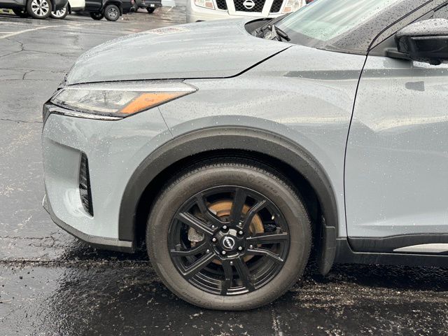 2023 Nissan Kicks SR photo 6