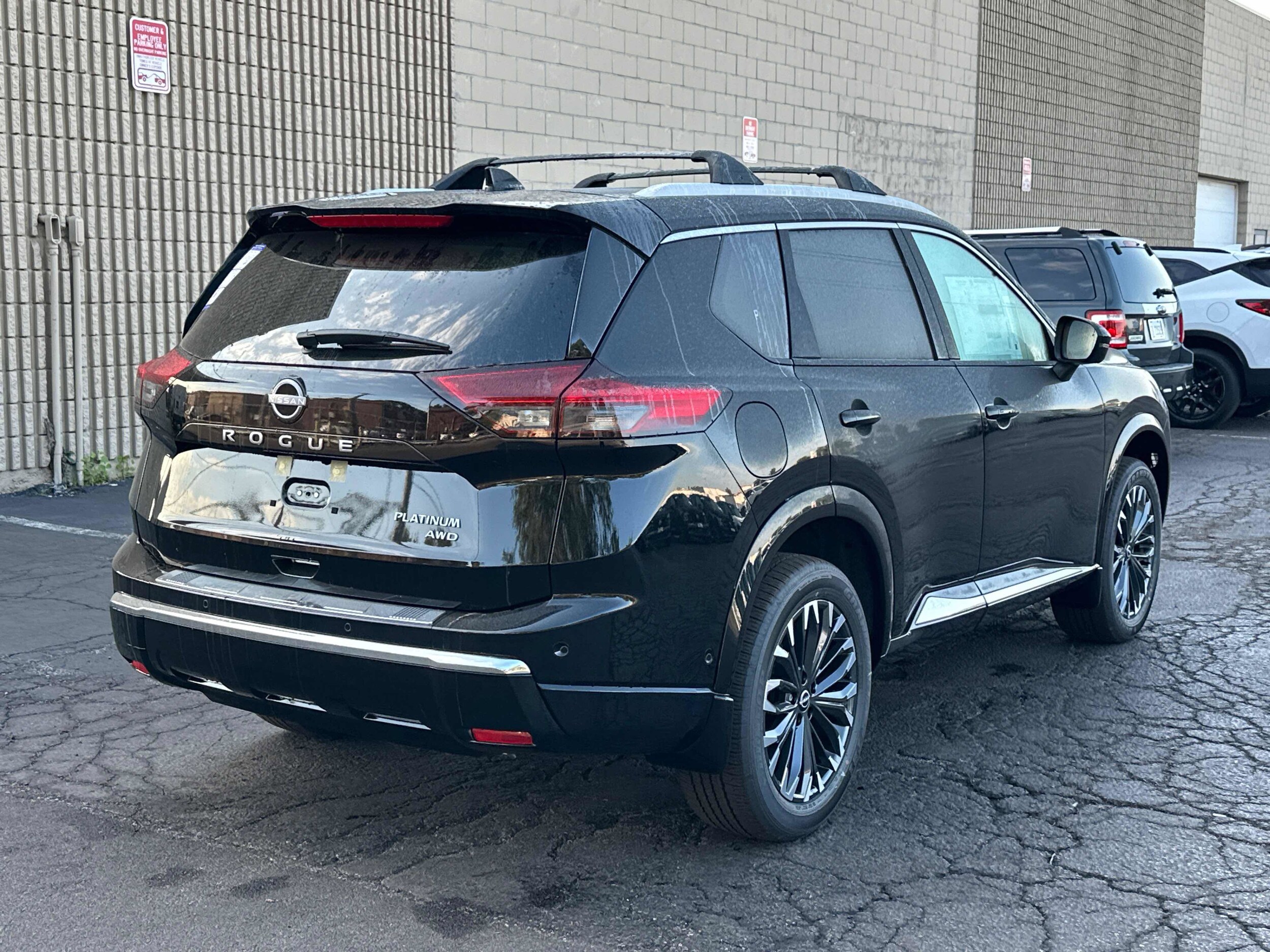 2026 Nissan Rogue Platinum photo 4