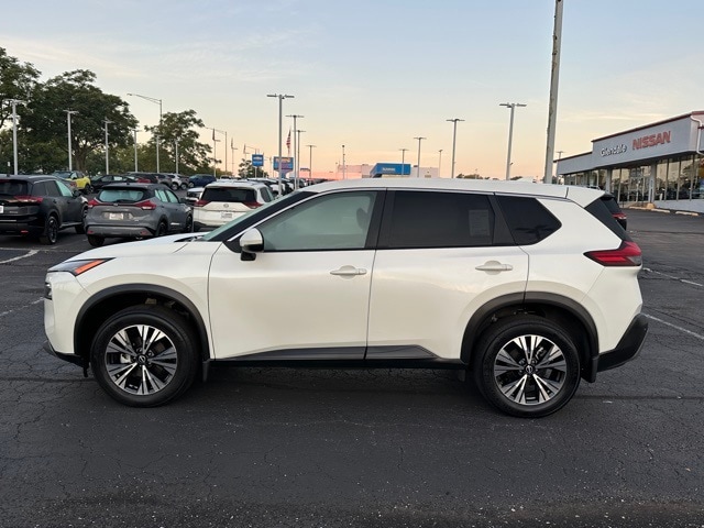 2023 Nissan Rogue SV photo 6