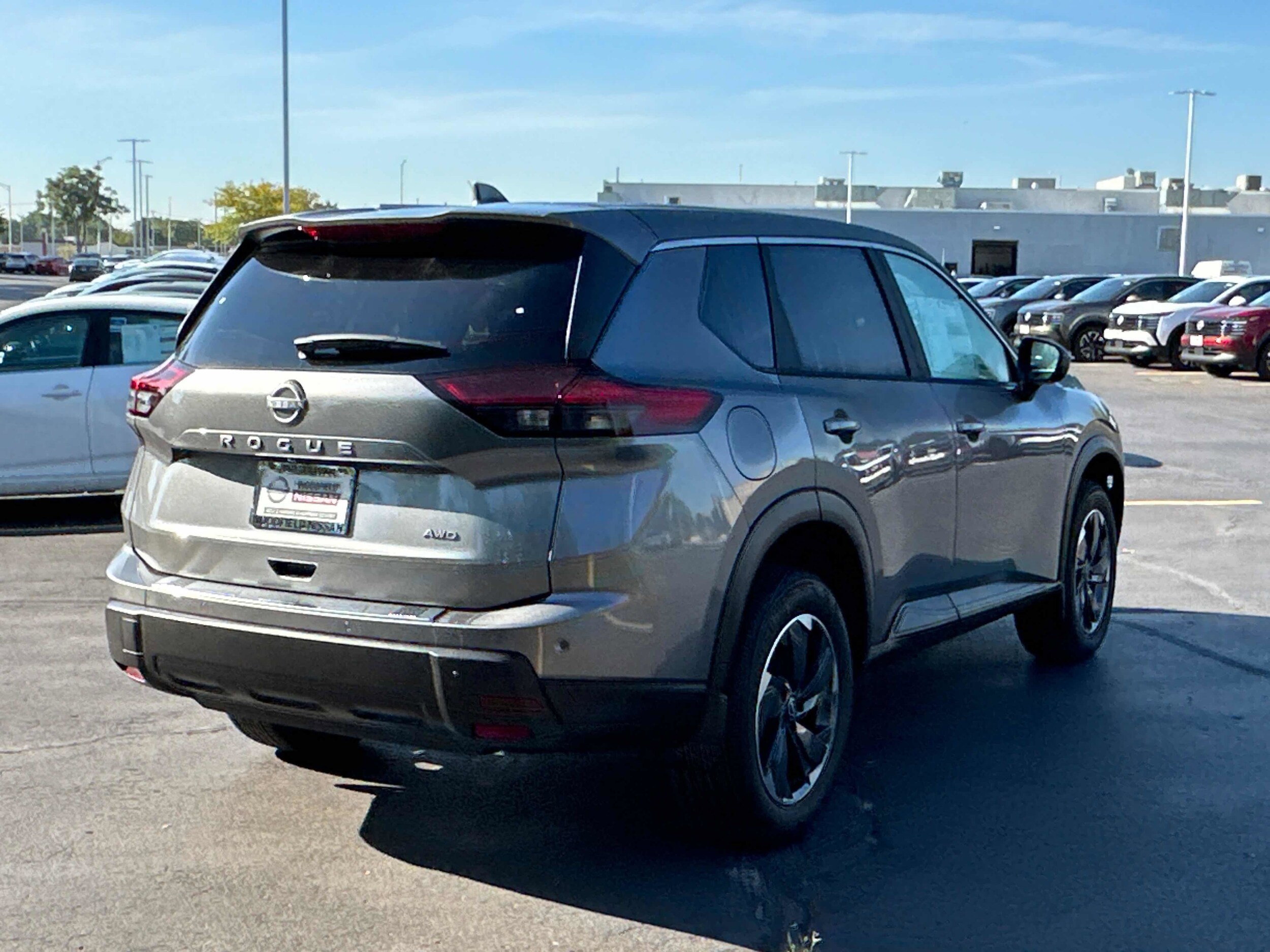 2026 Nissan Rogue SV photo 3