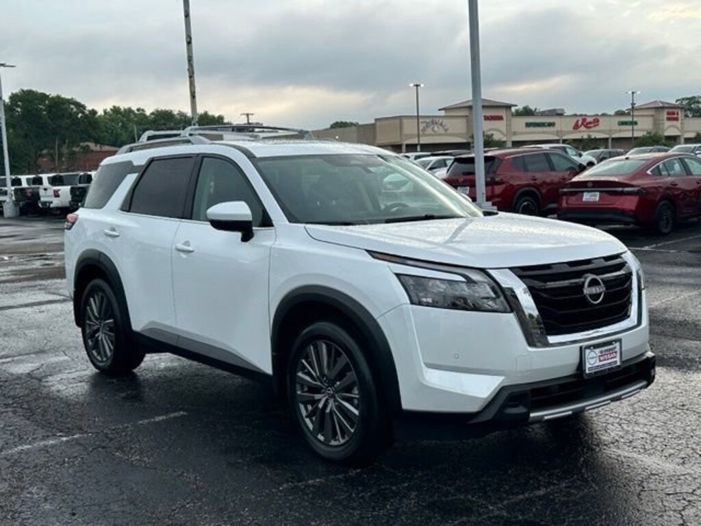 Used 2025 Nissan Pathfinder SL SUV