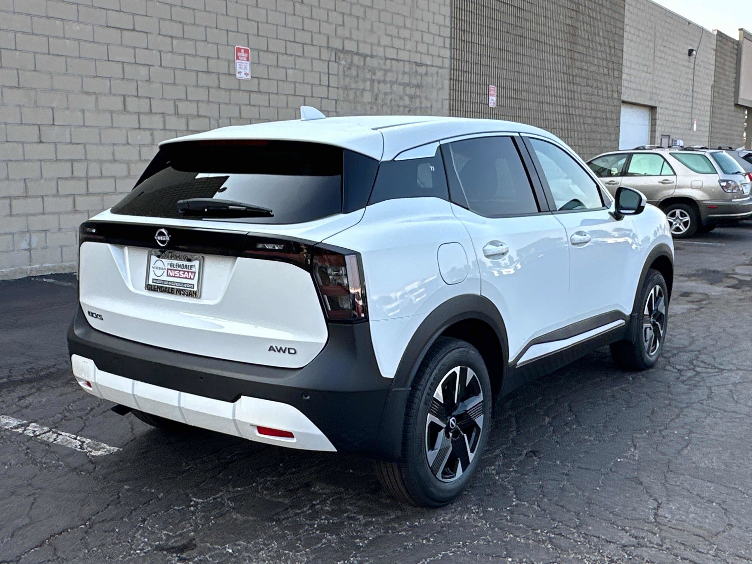 2025 Nissan Kicks SV photo 2