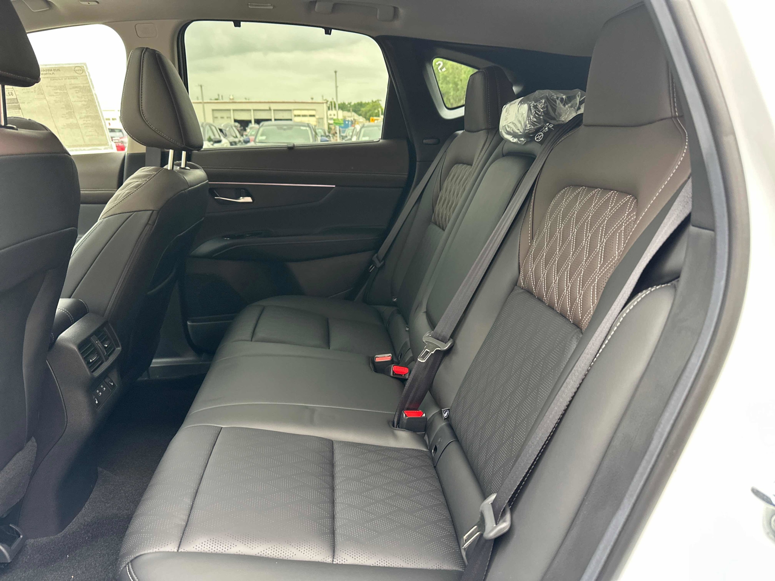 2025 Nissan Murano Platinum - Photo 10