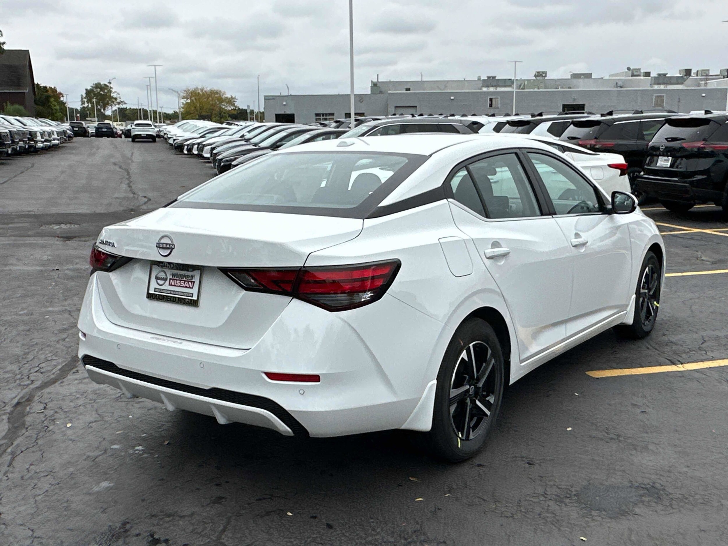 2025 Nissan Sentra SV photo 4
